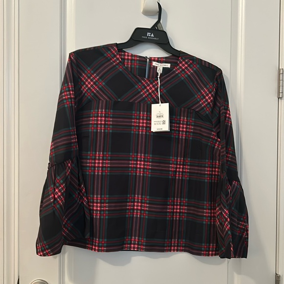 Plaid top with designer sleeves - Picture 3 of 9